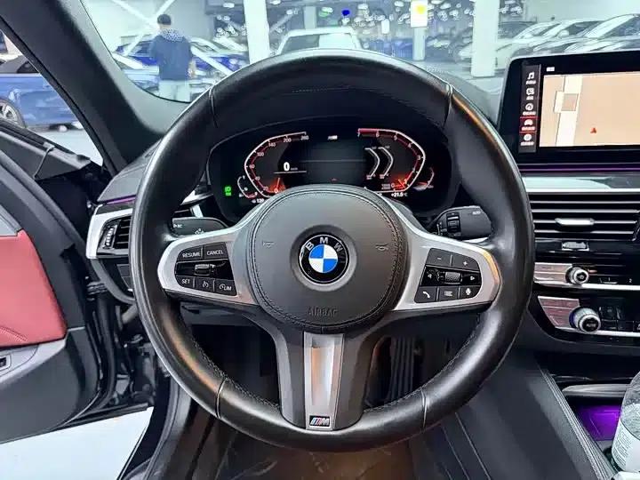 2021 BMW 5 Series 525Li M Sport Package — миниатюра 6