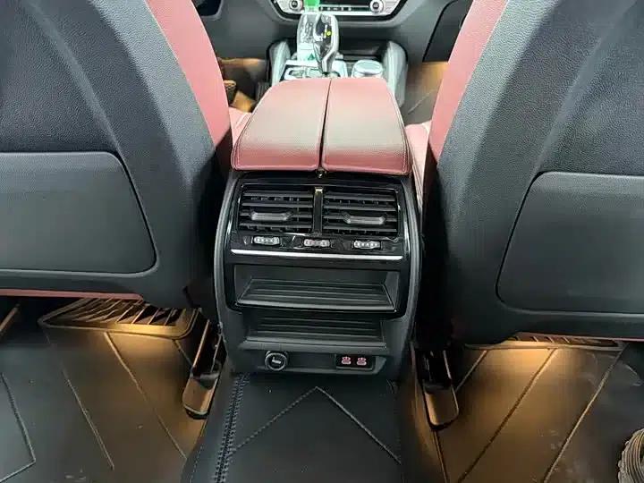 2021 BMW 5 Series 525Li M Sport Package — миниатюра 8