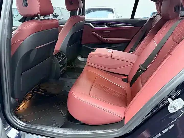 2021 BMW 5 Series 525Li M Sport Package — миниатюра 9