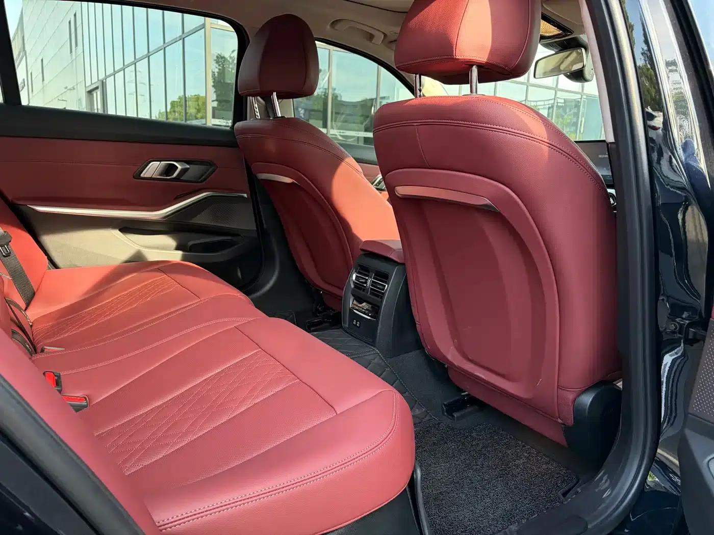 2022 BMW 5 Series 525Li M Sport Package — миниатюра 11