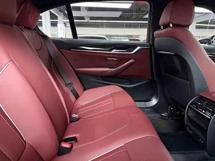 2021 BMW 5 Series 525Li M Sport Package — миниатюра 11