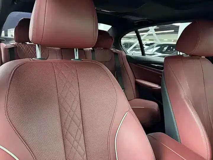 2021 BMW 5 Series 525Li M Sport Package — миниатюра 15