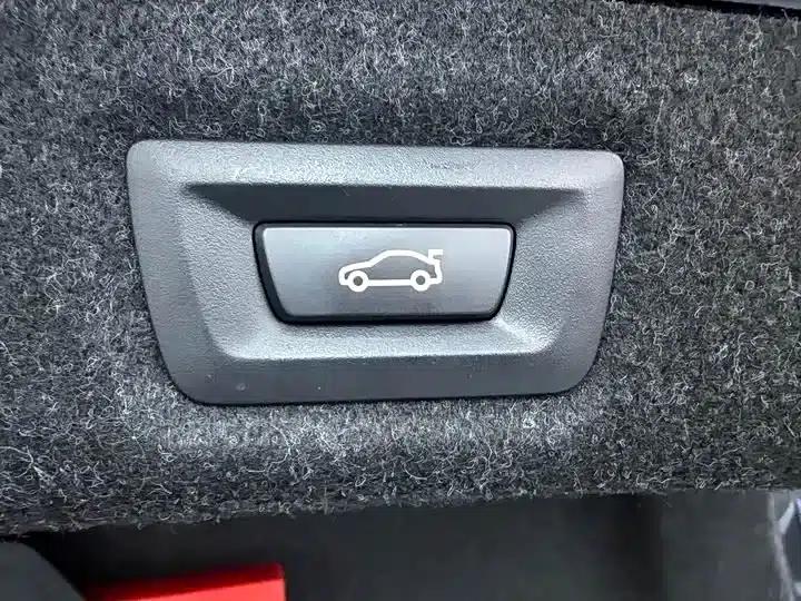 2021 BMW 5 Series 525Li M Sport Package — миниатюра 17