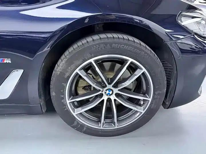 2021 BMW 5 Series 525Li M Sport Package — миниатюра 18