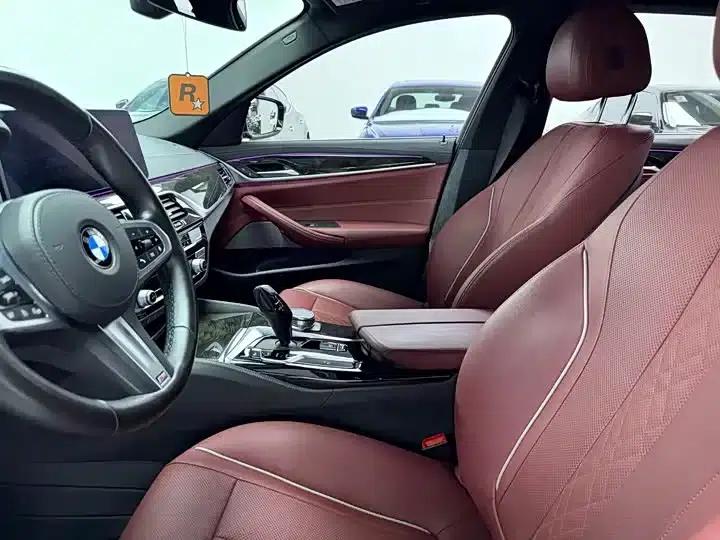 2021 BMW 5 Series 525Li M Sport Package — миниатюра 4
