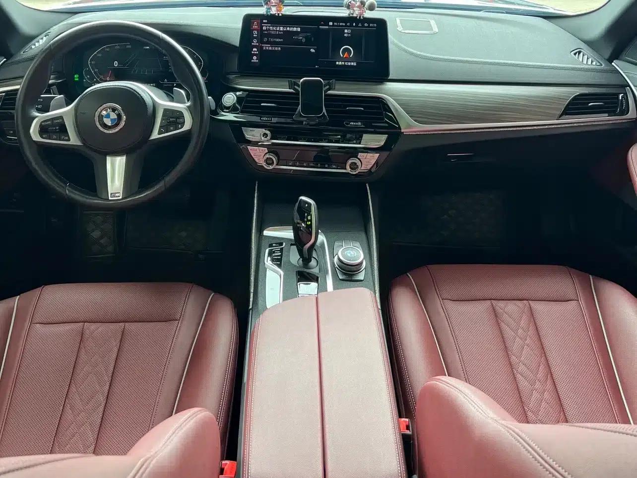 2022 BMW 5 Series 530Li Leading Edition M Sport Package — миниатюра 13