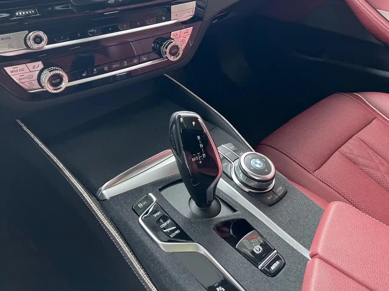 2022 BMW 5 Series 530Li Leading Edition M Sport Package — миниатюра 8