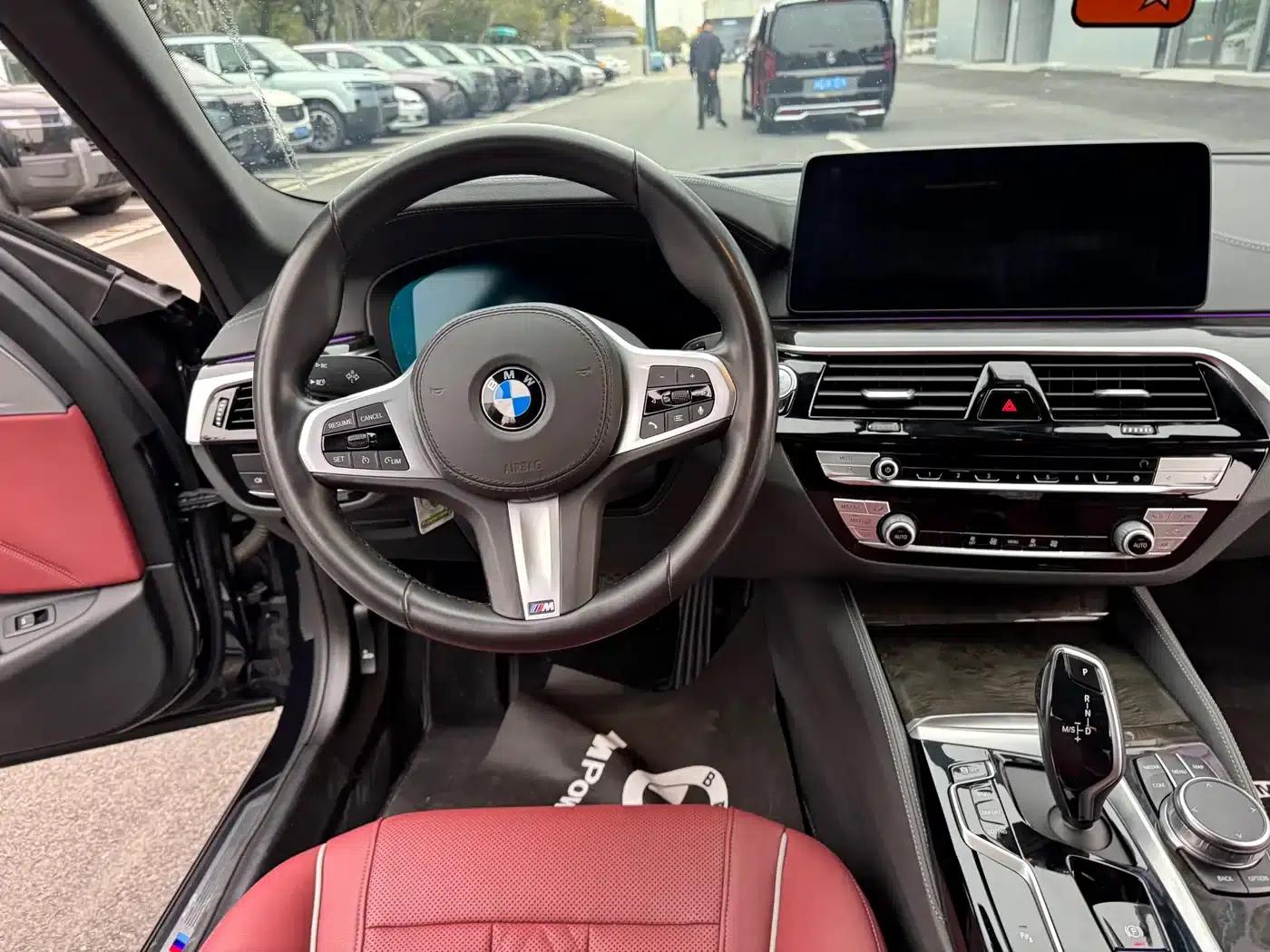 2021 BMW 5 Series 525Li M Sport Package — миниатюра 11