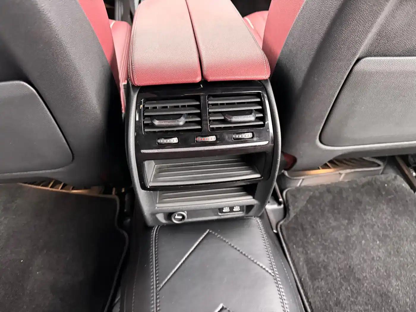 2021 BMW 5 Series 525Li M Sport Package — миниатюра 12