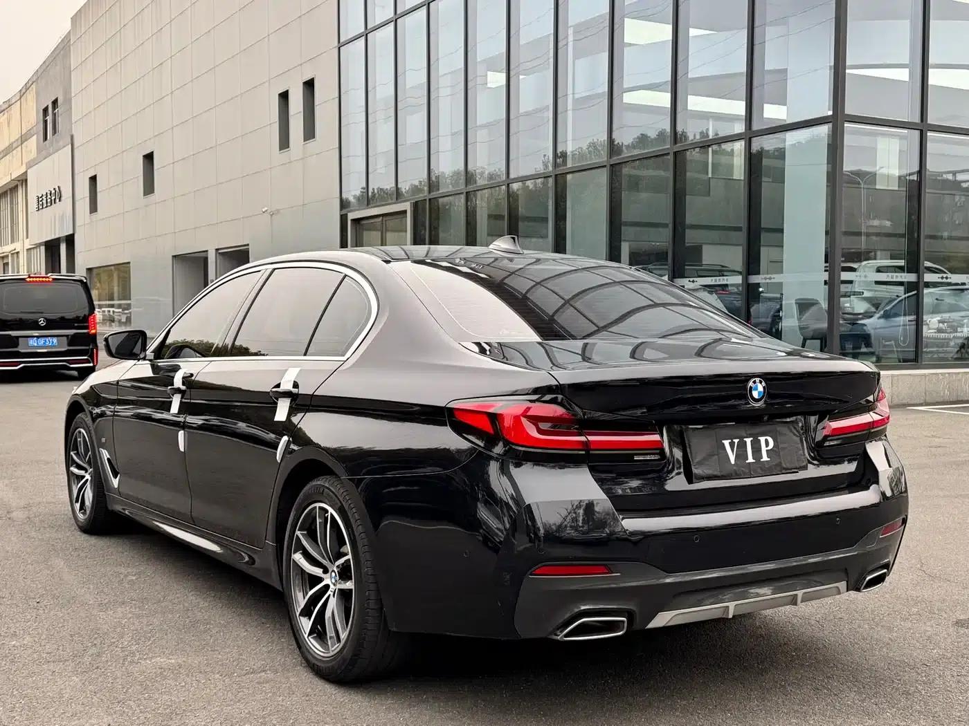 2021 BMW 5 Series 525Li M Sport Package — миниатюра 18