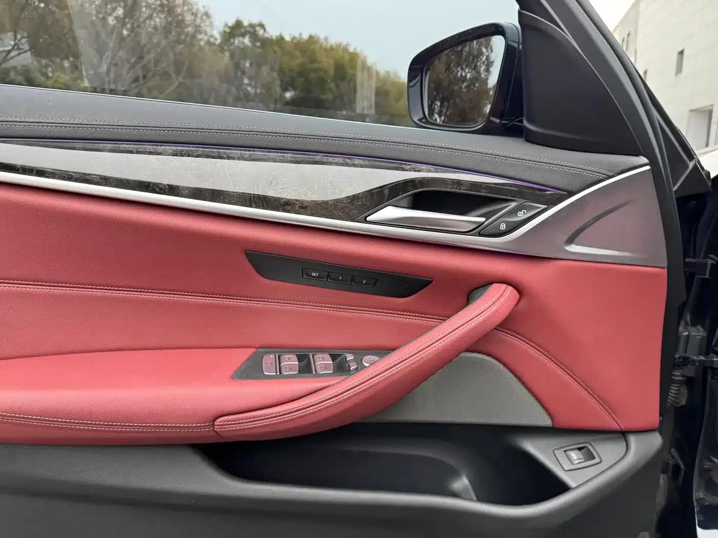 2021 BMW 5 Series 525Li M Sport Package — миниатюра 4