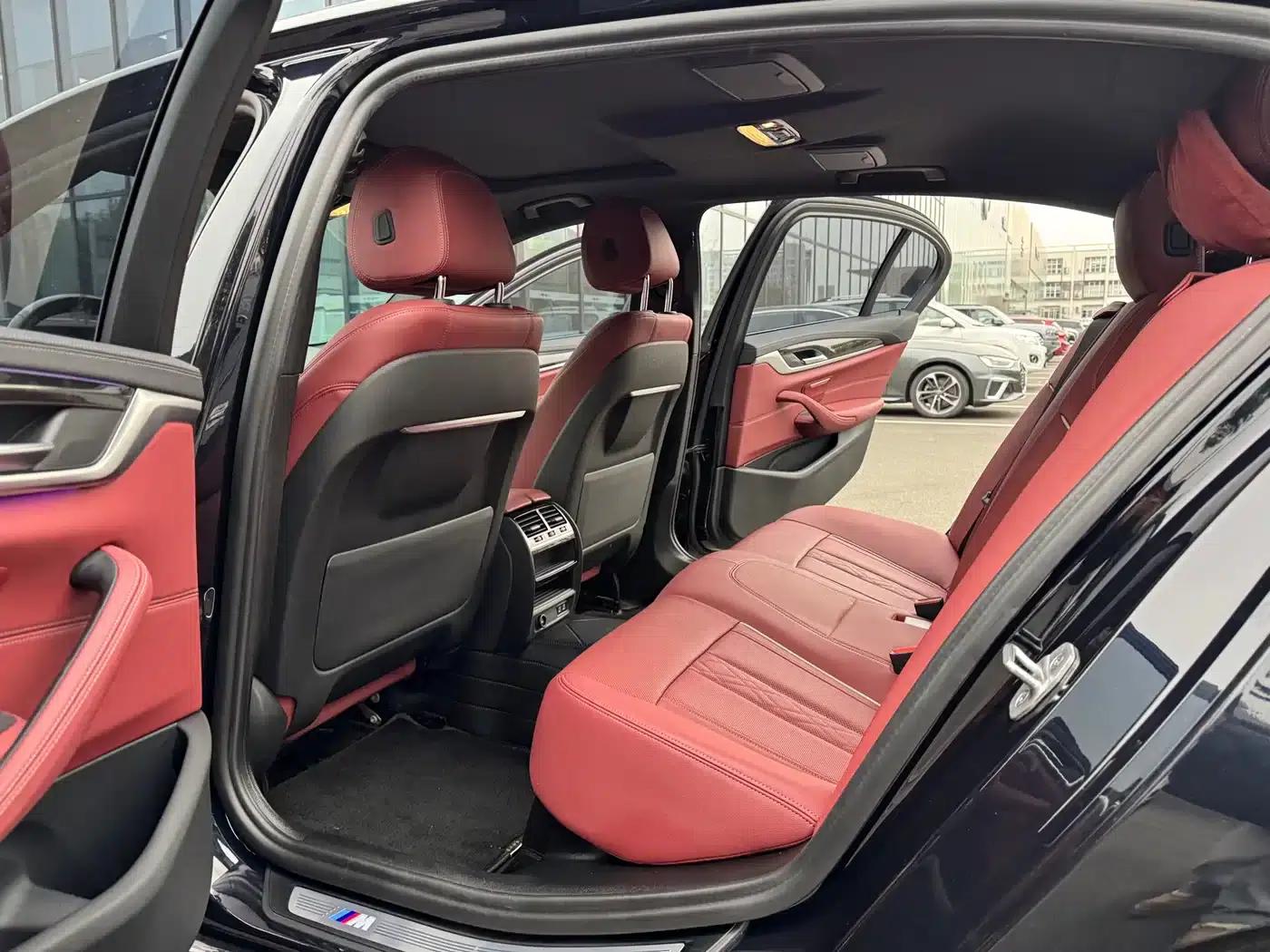 2021 BMW 5 Series 525Li M Sport Package — миниатюра 7