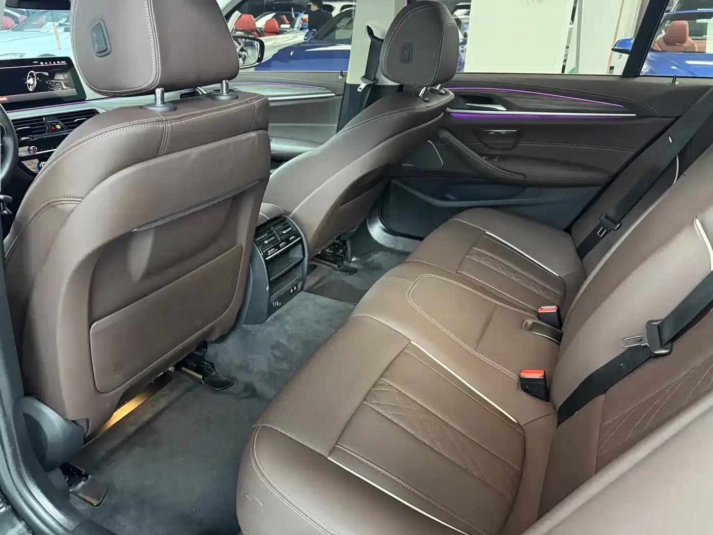 2022 BMW 5 Series 530Li Leading Luxury Package — миниатюра 11