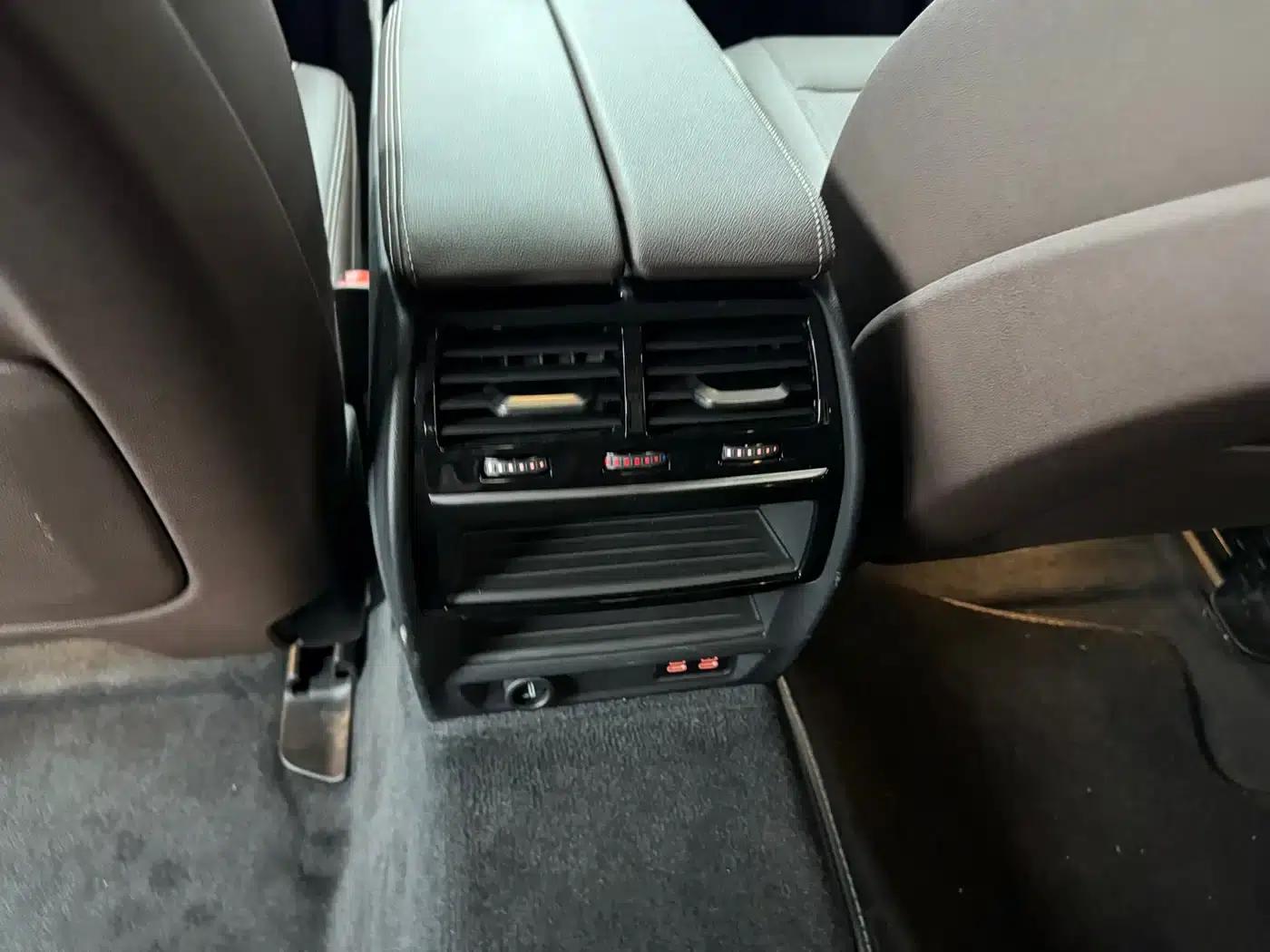 2022 BMW 5 Series 530Li Leading Luxury Package — миниатюра 13
