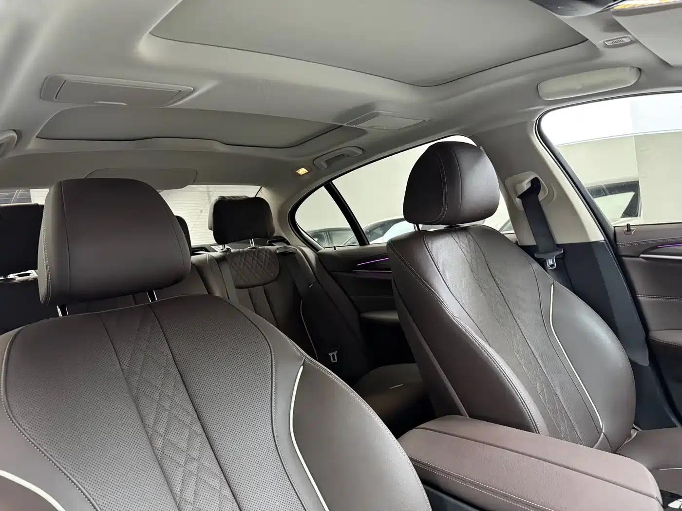 2022 BMW 5 Series 530Li Leading Luxury Package — миниатюра 18