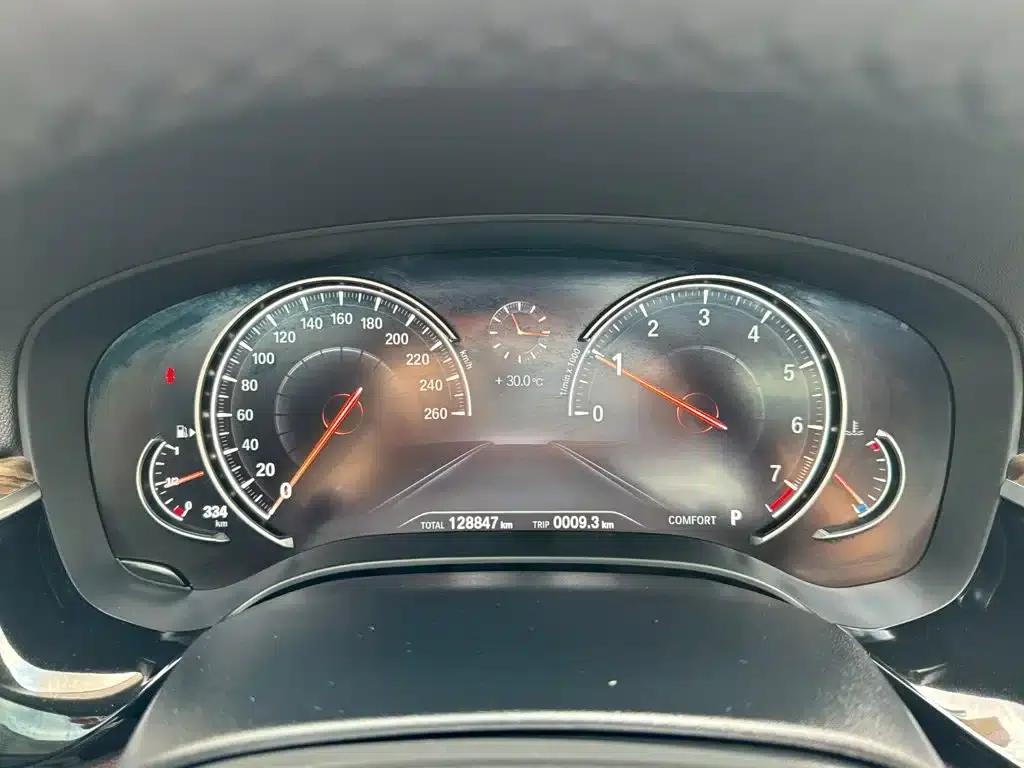 2018 BMW 5 Series Facelift 530Li Leading Luxury Package — миниатюра 15