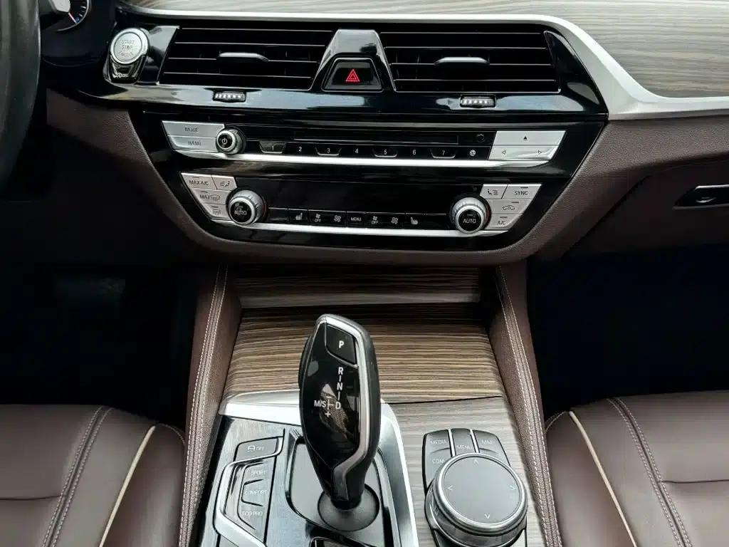 2018 BMW 5 Series Facelift 530Li Leading Luxury Package — миниатюра 18