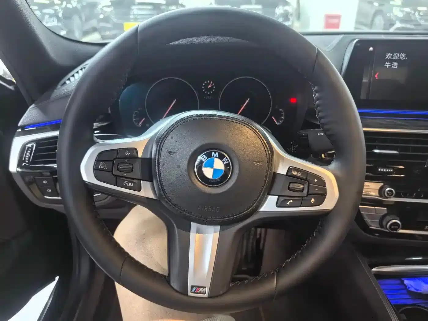 2019 BMW 5 Series 525Li M Sport Package — миниатюра 6