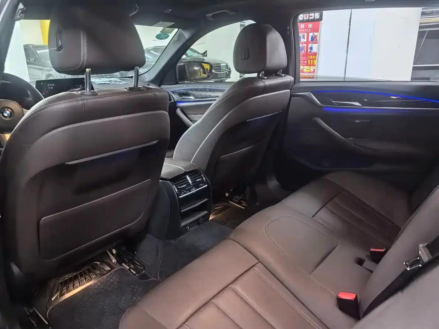 2019 BMW 5 Series 525Li M Sport Package — миниатюра 8