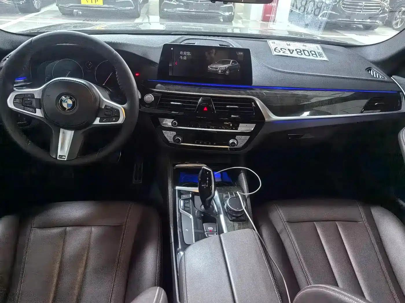 2019 BMW 5 Series 525Li M Sport Package — миниатюра 9