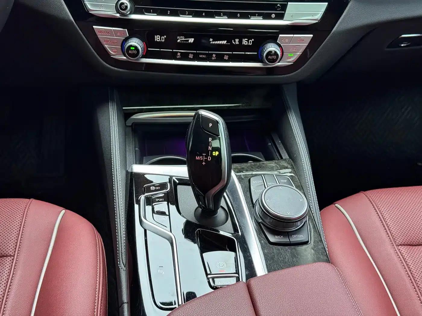 2021 BMW 5 Series 525Li M Sport Package — миниатюра 13