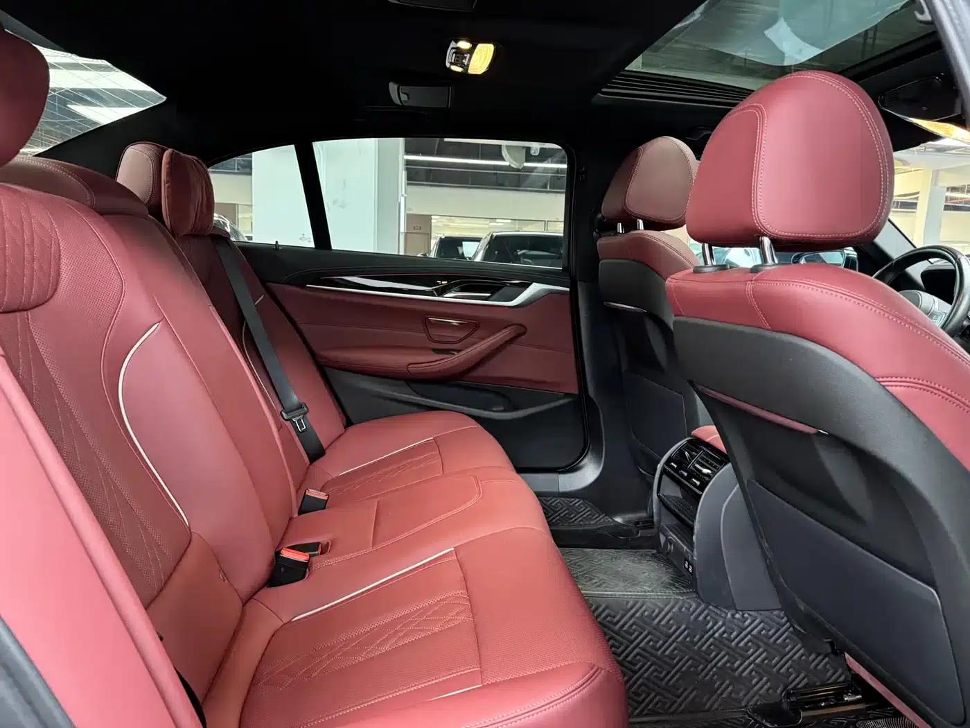 2021 BMW 5 Series 525Li M Sport Package — миниатюра 15