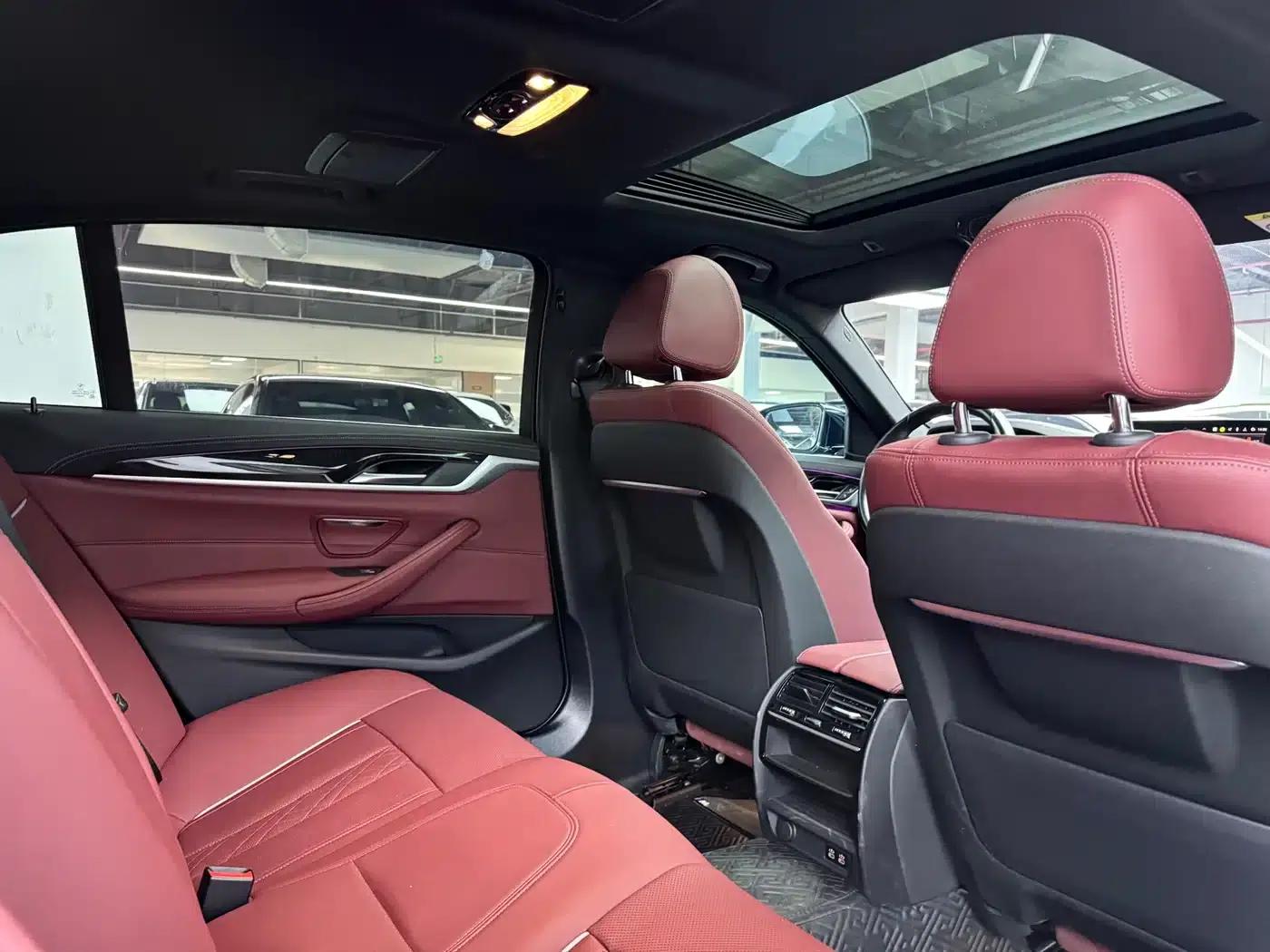 2021 BMW 5 Series 525Li M Sport Package — миниатюра 16