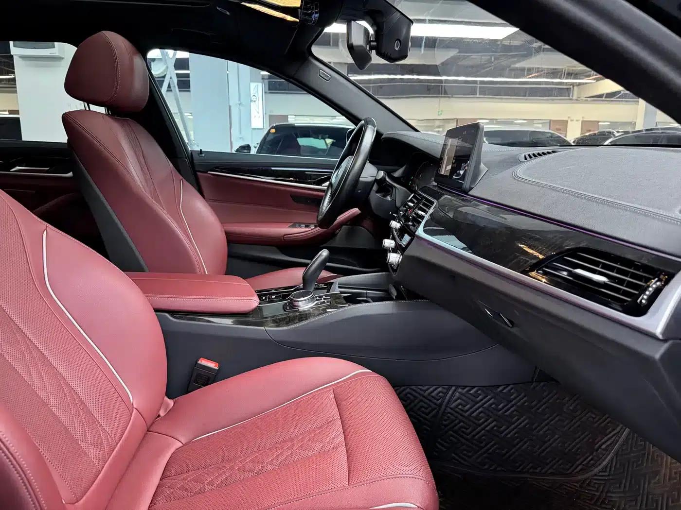 2021 BMW 5 Series 525Li M Sport Package — миниатюра 17
