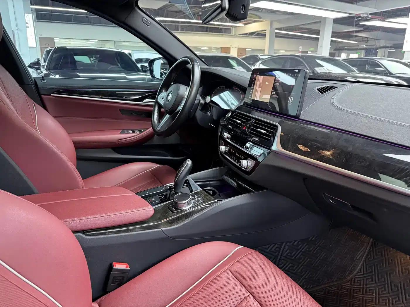 2021 BMW 5 Series 525Li M Sport Package — миниатюра 18