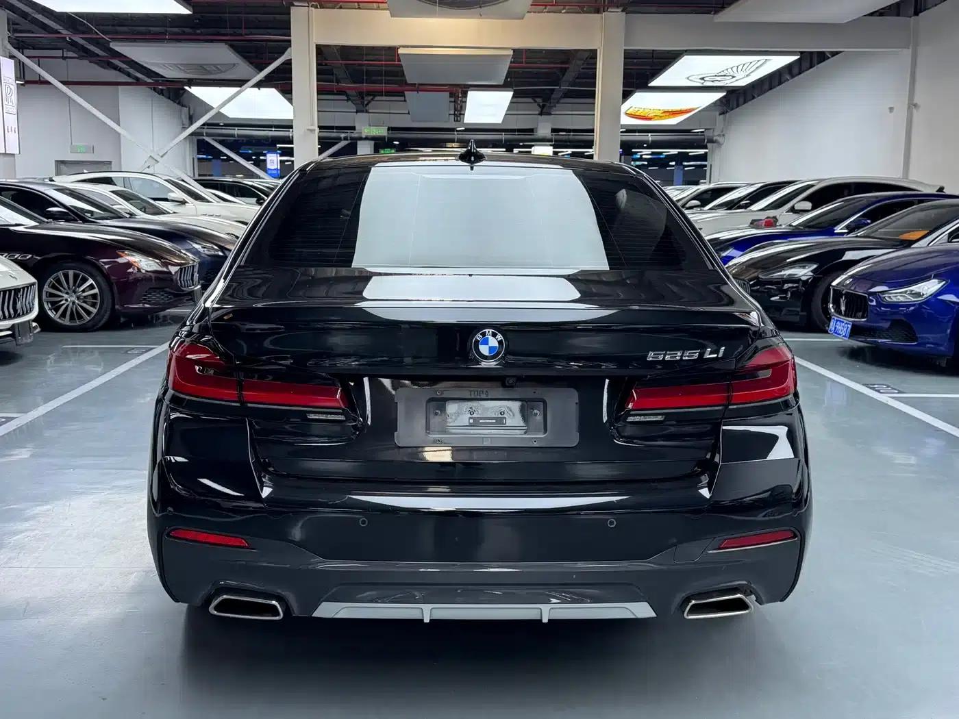 2021 BMW 5 Series 525Li M Sport Package — миниатюра 21