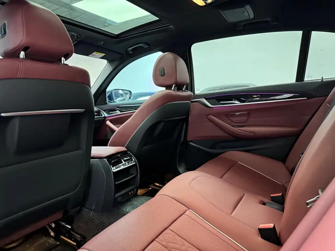 2021 BMW 5 Series 525Li M Sport Package — миниатюра 9