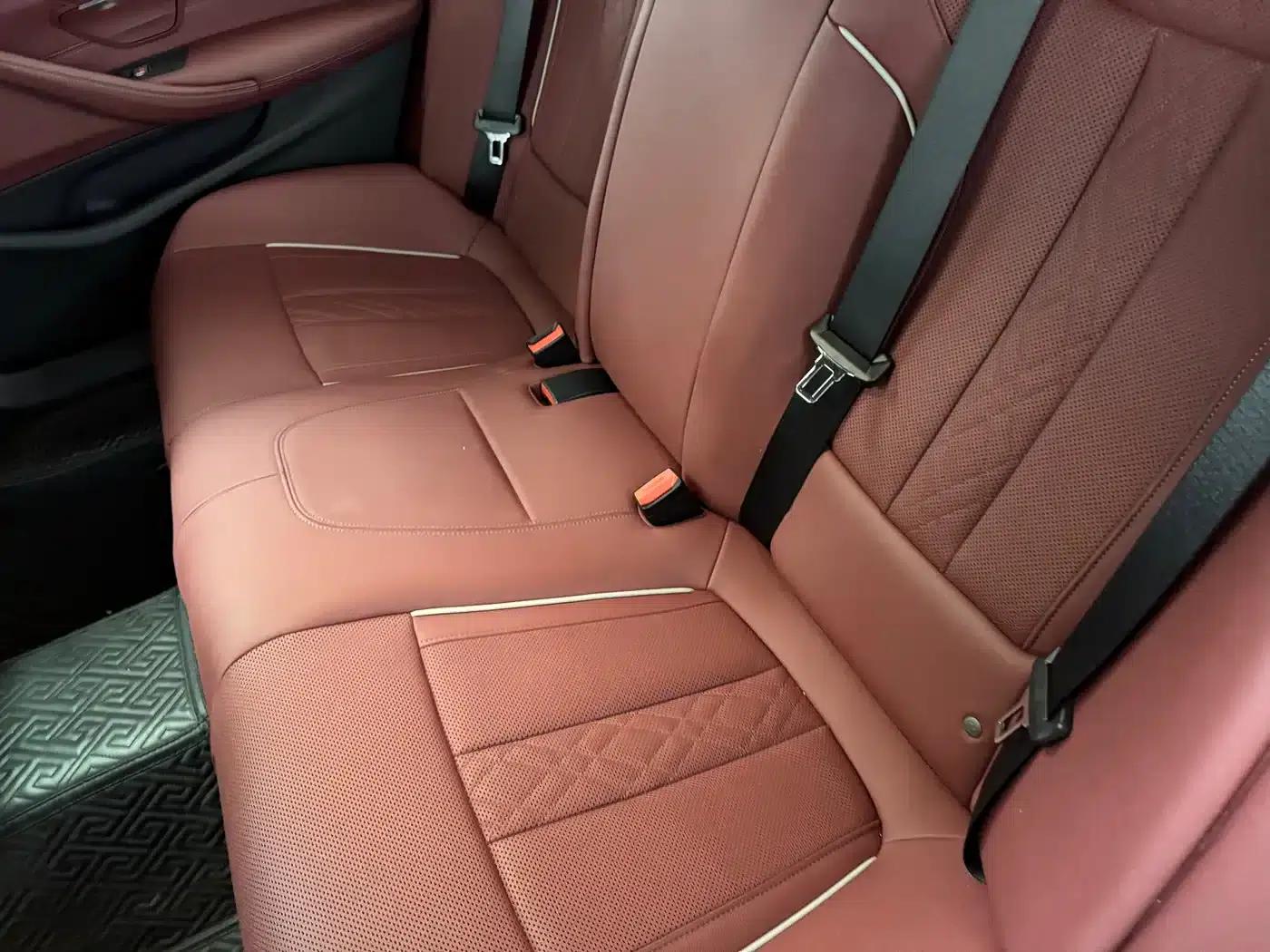 2021 BMW 5 Series 525Li M Sport Package — миниатюра 10