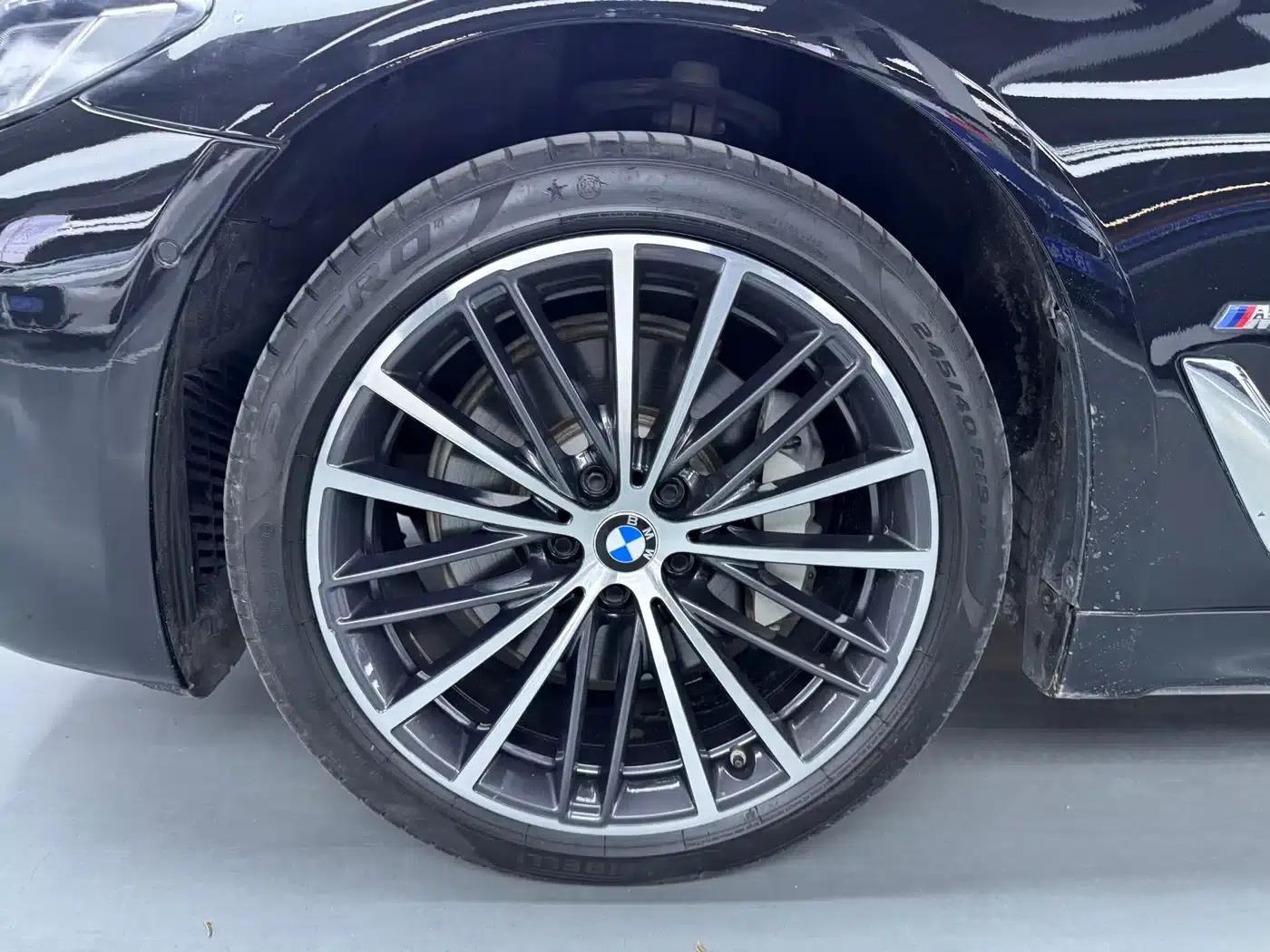 2021 BMW 5 Series 530Li Leading Edition M Sport Package — миниатюра 20