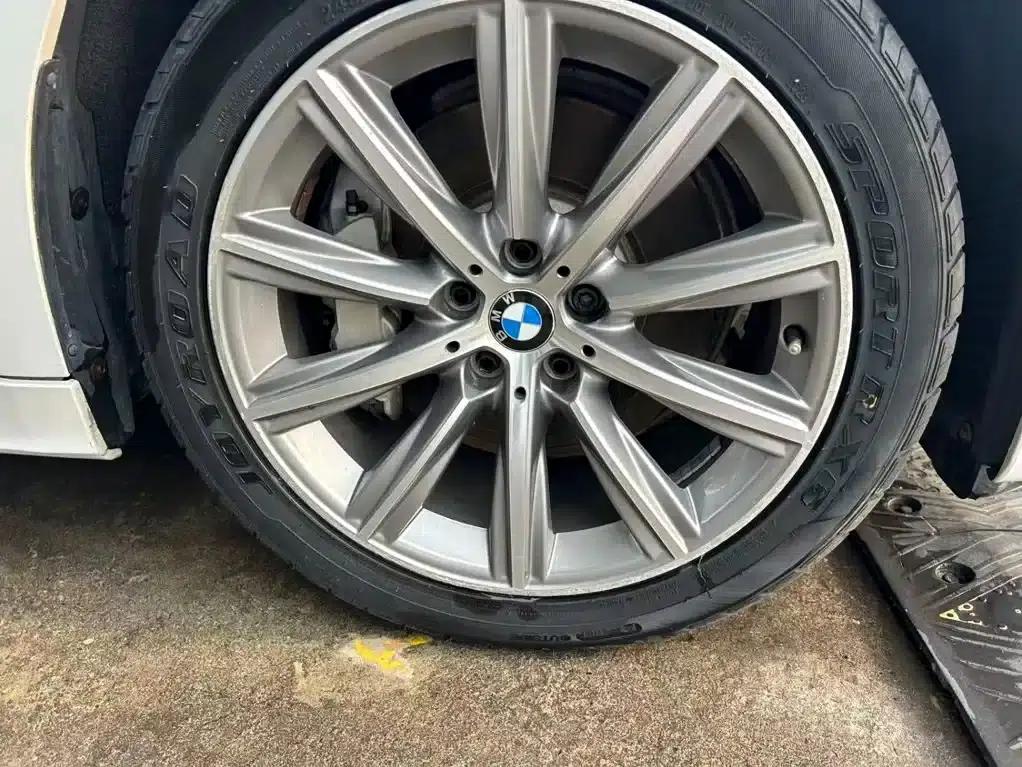 BMW 5 Series 2018 528Li Launch Special Edition — миниатюра 10