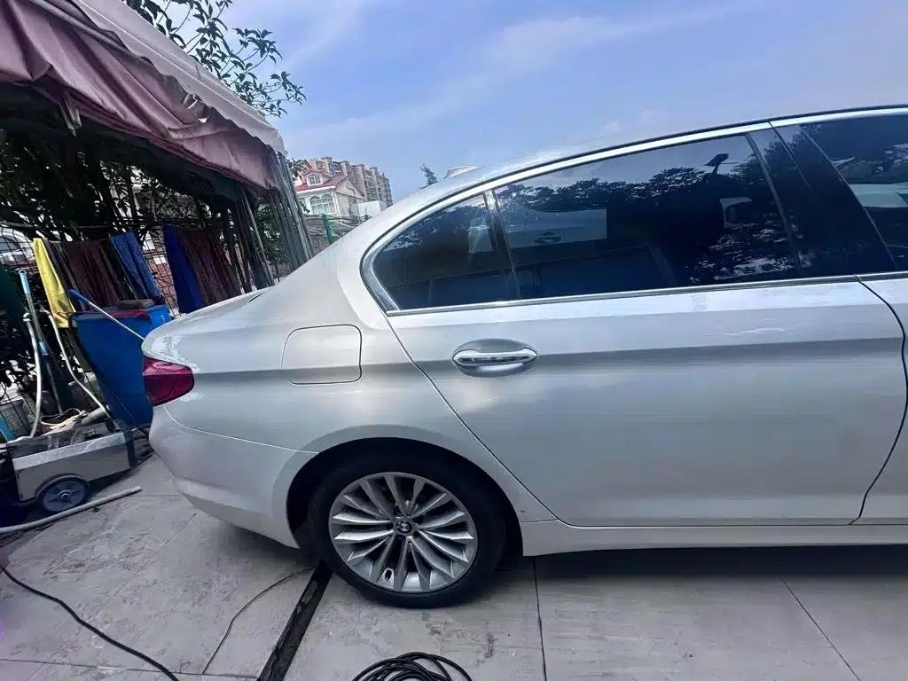 2018 BMW 5 Series 530Li Leading Luxury Package — миниатюра 19