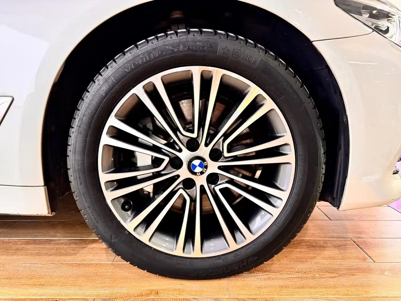 2018 BMW 5 Series Facelift 530Li Leading Luxury Package — миниатюра 18