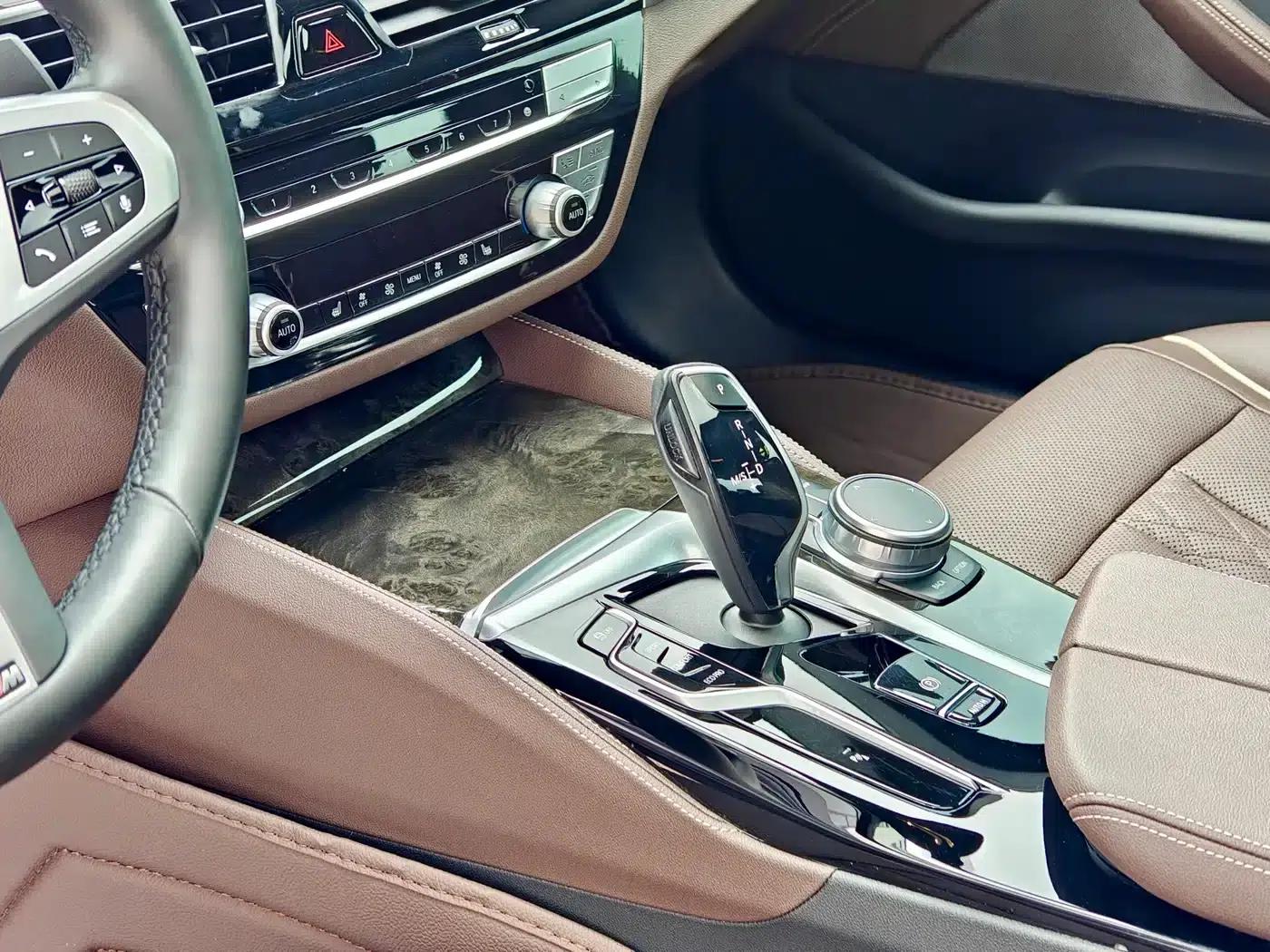 2021 BMW 5 Series Facelift 525Li M Sport Package — миниатюра 12