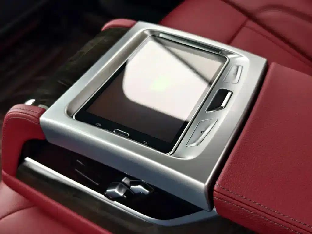2020 BMW 5 Series 530Li Luxury M Sport Package — миниатюра 7
