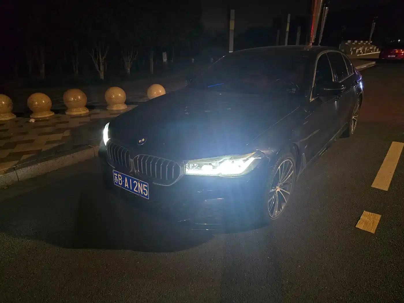 2023 BMW 5 Series 530Li Leading Edition M Sport Package — миниатюра 1