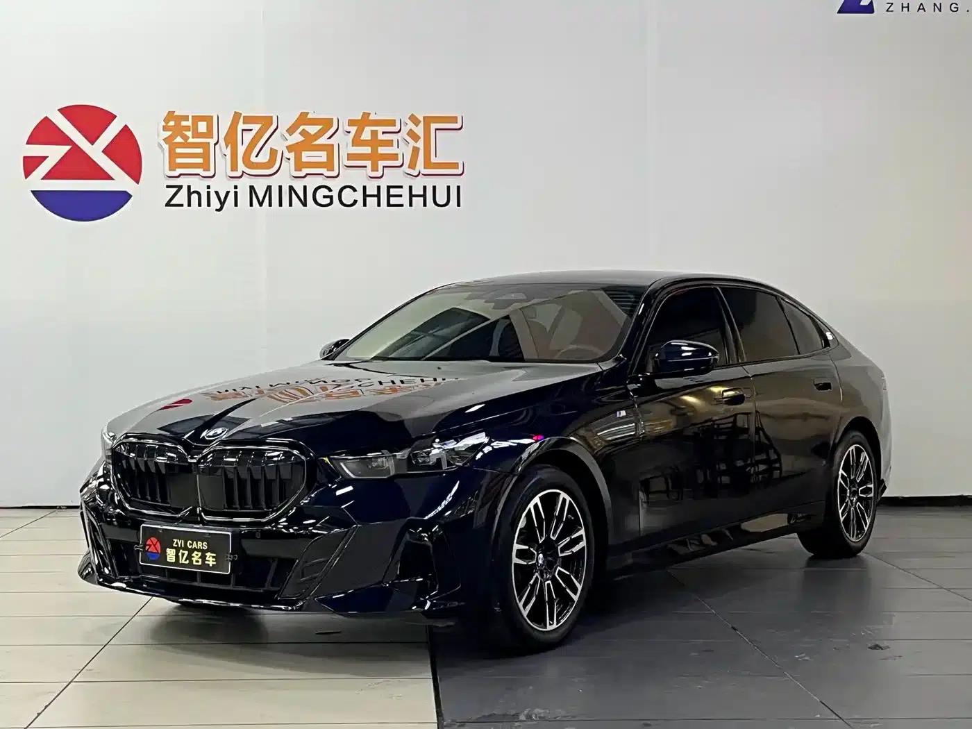 2025 BMW 5 Series 530Li Leading Edition M Sport Package — миниатюра 1