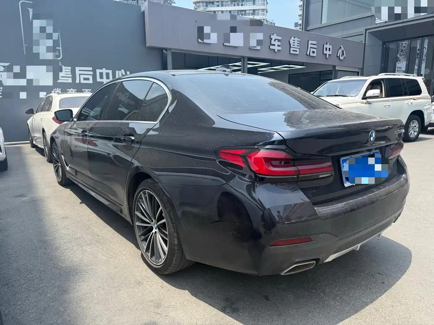 2023 BMW 5 Series 530Li Leading Edition M Sport Package — миниатюра 9