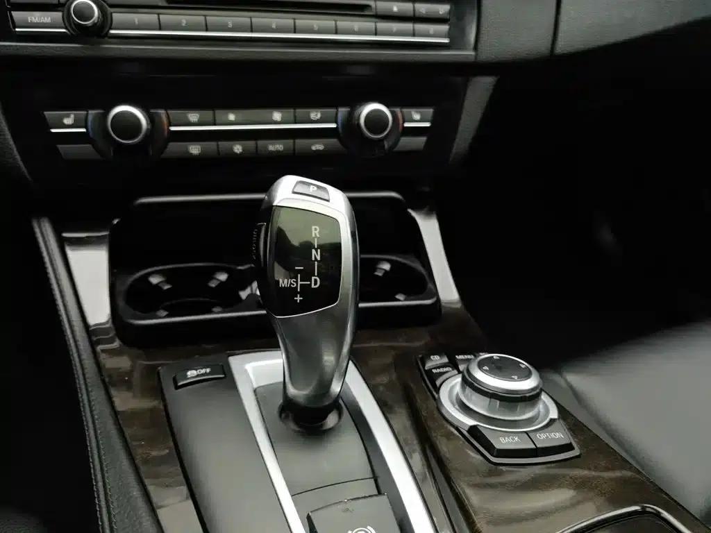 BMW 5 Series 2012 523Li Luxury — миниатюра 13