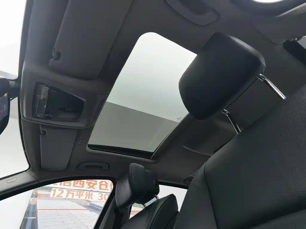 BMW 5 Series 2012 523Li Luxury — миниатюра 14