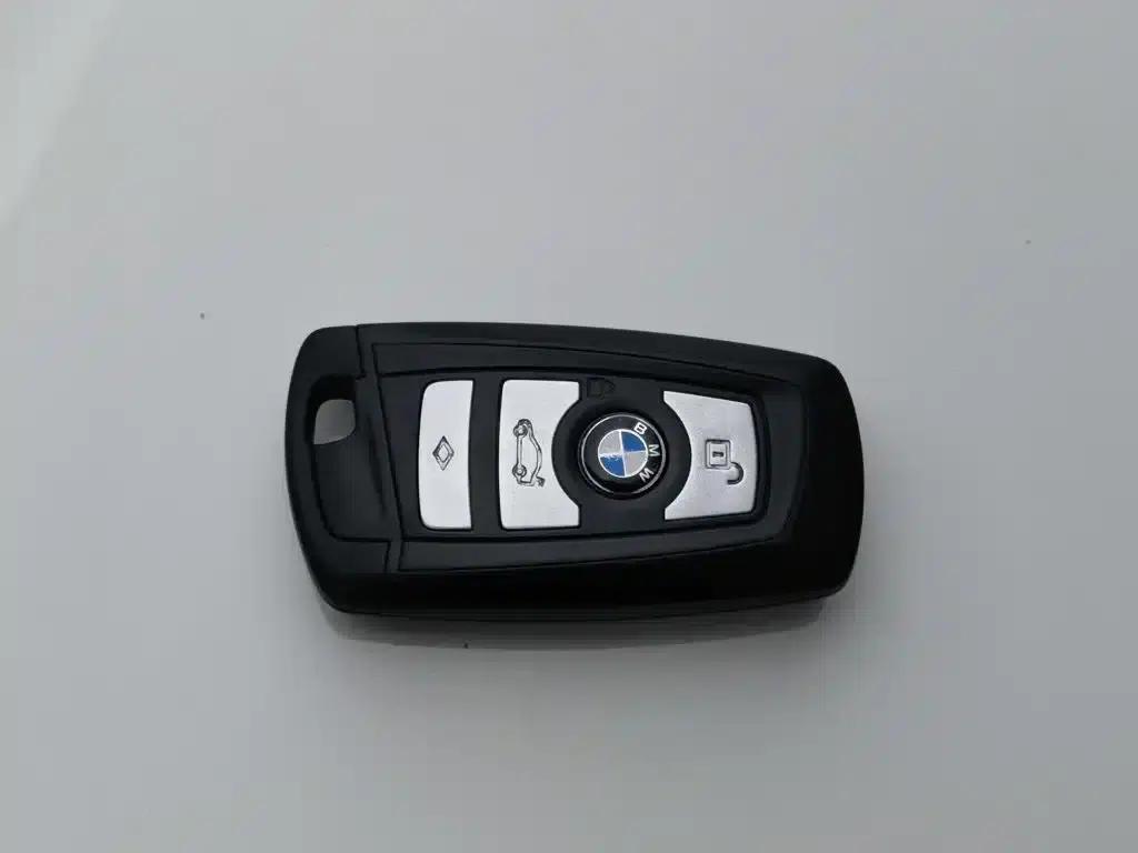 BMW 5 Series 2012 523Li Luxury — миниатюра 19
