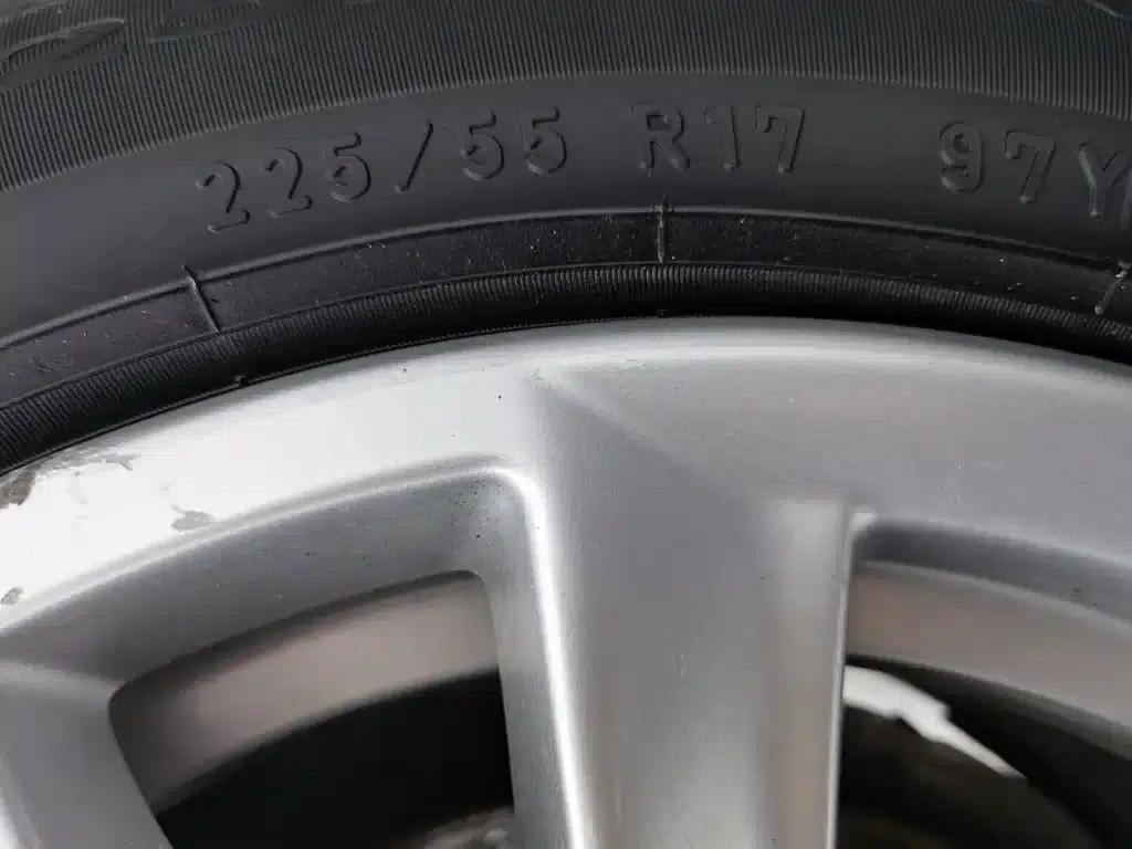 BMW 5 Series 2012 523Li Luxury — миниатюра 24
