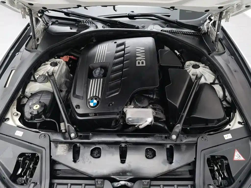 BMW 5 Series 2012 523Li Luxury — миниатюра 6