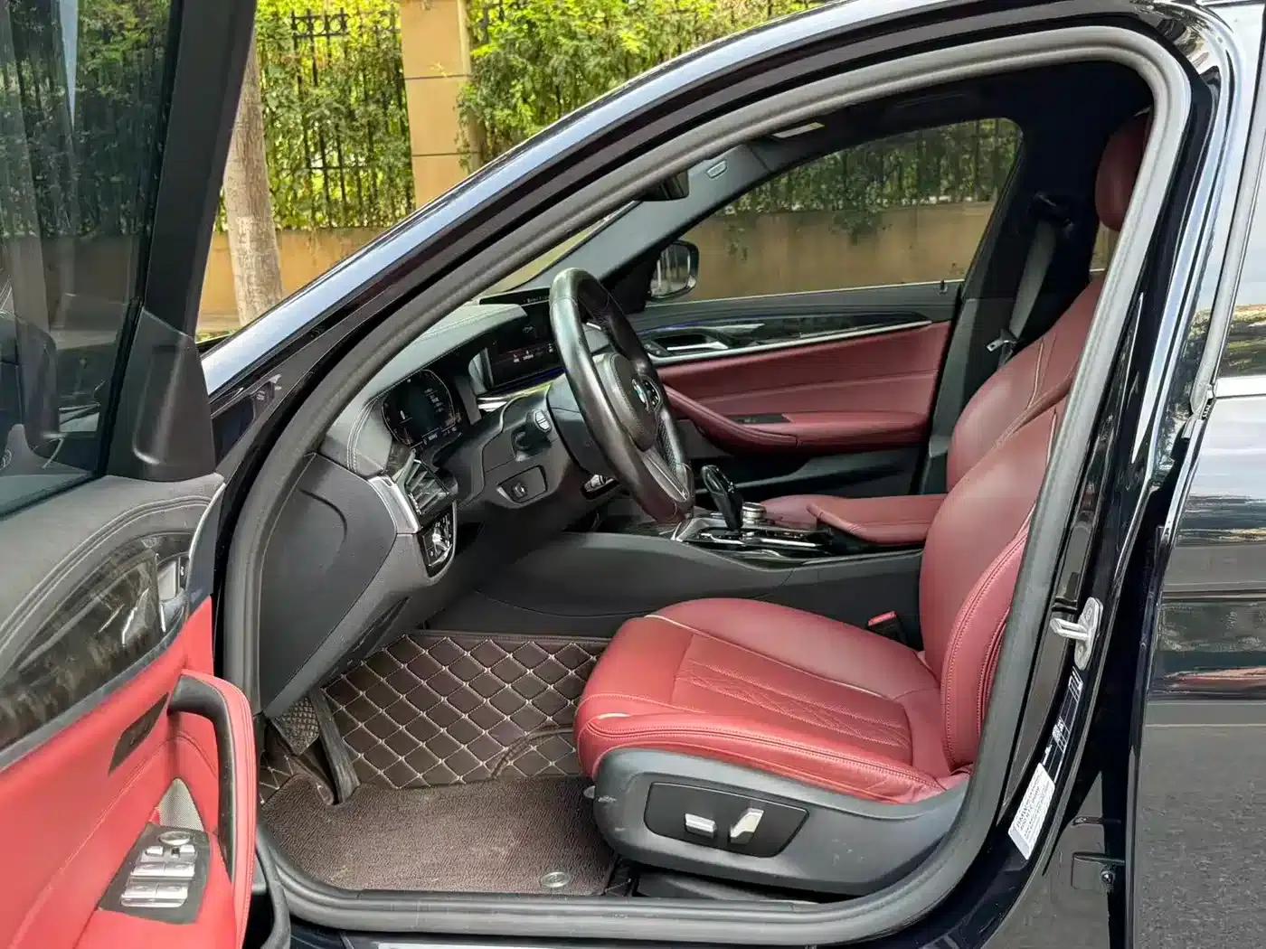 2022 BMW 5 Series 525Li M Sport Package — миниатюра 8