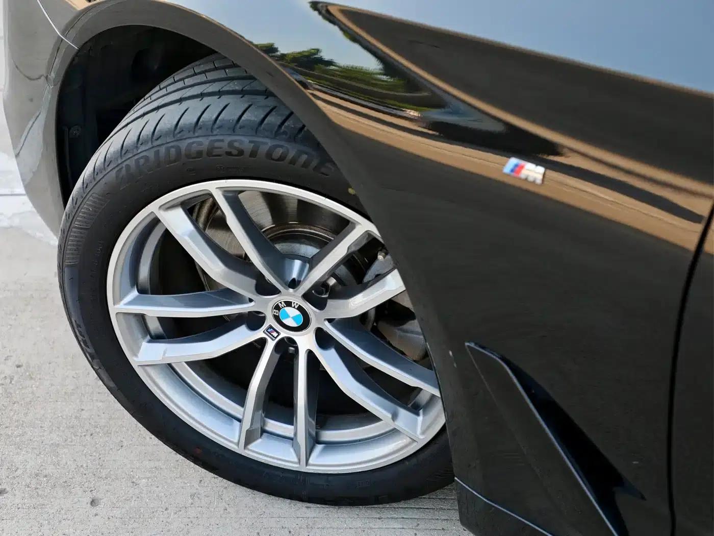 2019 BMW 5 Series 525Li M Sport Package — миниатюра 15
