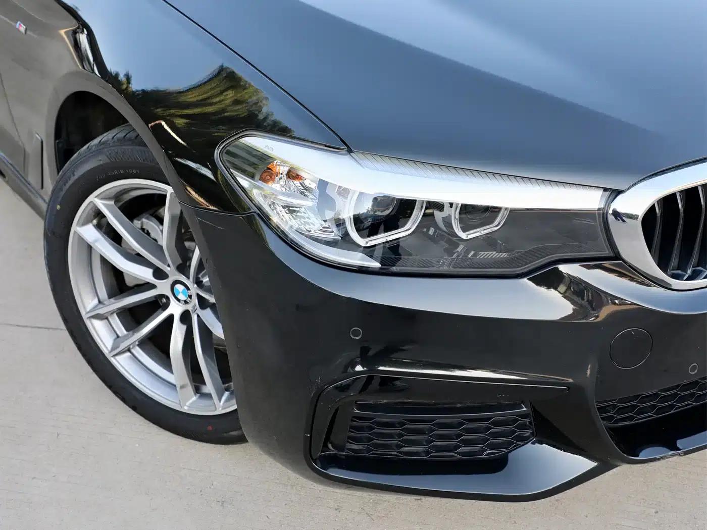 2019 BMW 5 Series 525Li M Sport Package — миниатюра 7