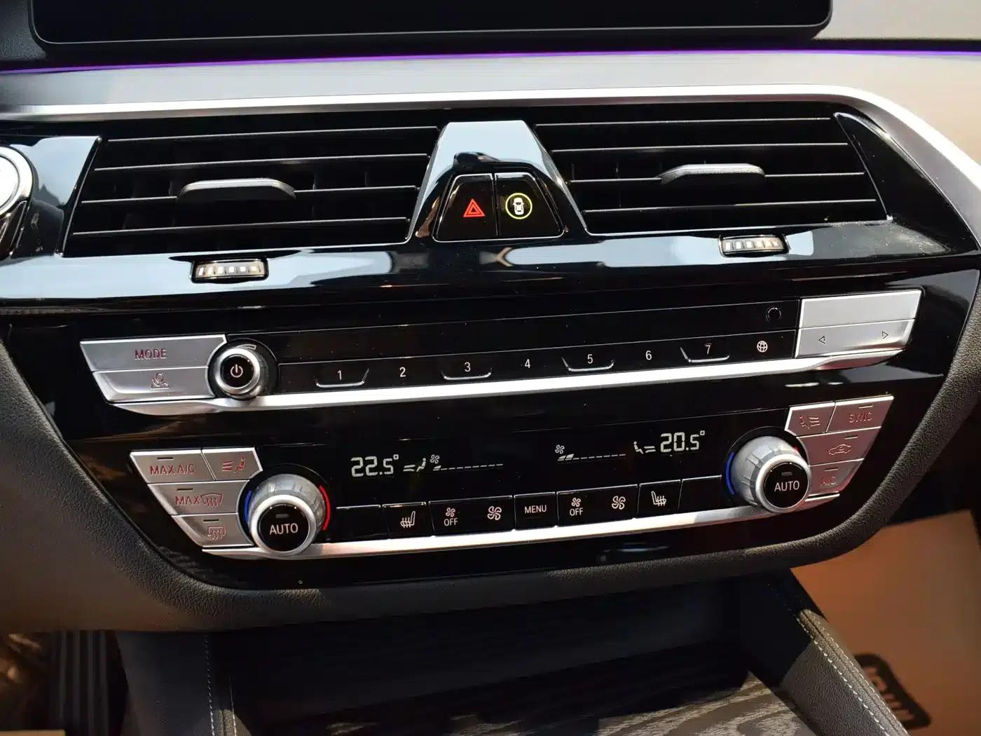 2023 BMW 5 Series Facelift 530Li Leading Edition M Sport Package — миниатюра 16